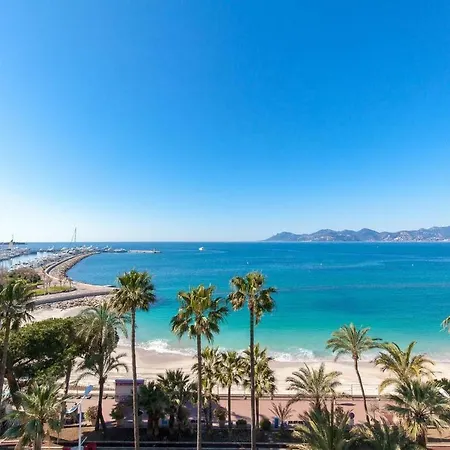 On La Croisette: Luxe 2 Bedrooms/ 2 Baths 아파트 칸느