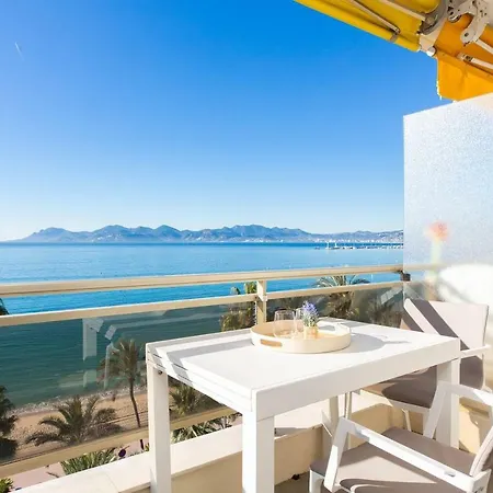 On La Croisette: Luxe 2 Bedrooms/ 2 Baths