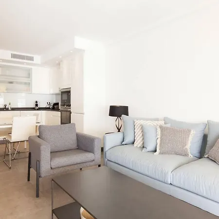 Apartment On La Croisette: Luxe 2 Bedrooms/ 2 Baths *