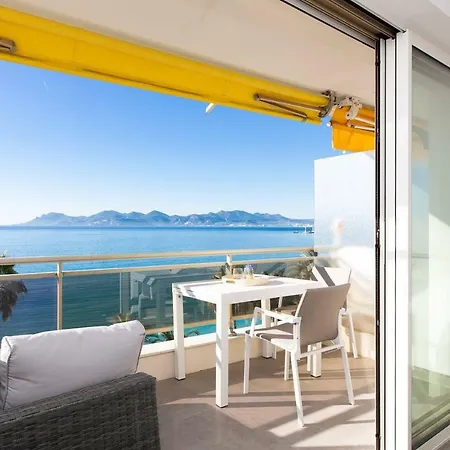 On La Croisette: Luxe 2 Bedrooms/ 2 Baths Apartment