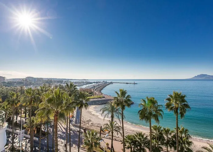 Appartement On La Croisette: Luxe 2 Bedrooms/ 2 Baths