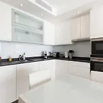 On La Croisette: Luxe 2 Bedrooms/ 2 Baths *
